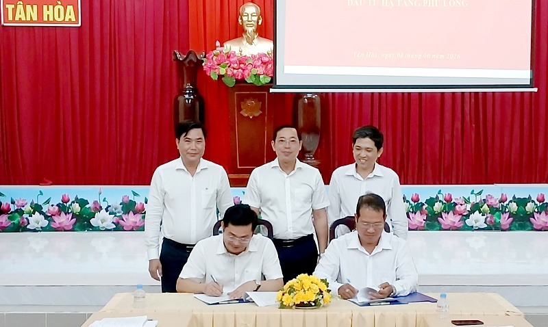 Tân Hòa: Lễ ký kết hợp đồng thực hiện Dự án đầu tư xây dựng và kinh doanh kết cấu hạ tầng Khu công nghiệp Cầu Quan