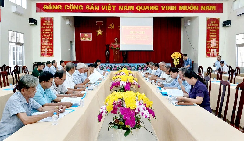 Tân Hòa: Lấy ý kiến đóng góp của cán bộ hưu về dự thảo phương án sáp nhập các ấp