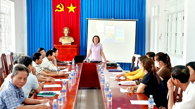 Hội Nông dân xã Tân Hòa tổ chức tập huấn kỹ thuật trồng và chăm sóc cây rau màu