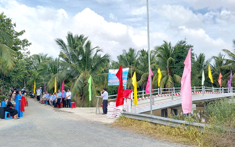 Tân Hòa: Khánh thành cầu giao thông nông thôn Kênh T2 nối liền Ấp 7 và Ấp 6, xã Tân Hòa