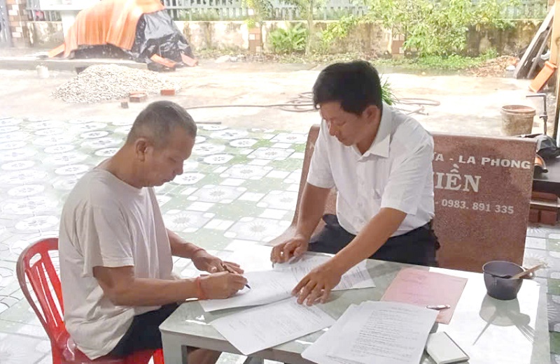 Tân Hòa: Mô hình hỗ trợ giải quyết thủ tục hành chính tại nhà cho người cao tuổi và các nhóm yếu thế